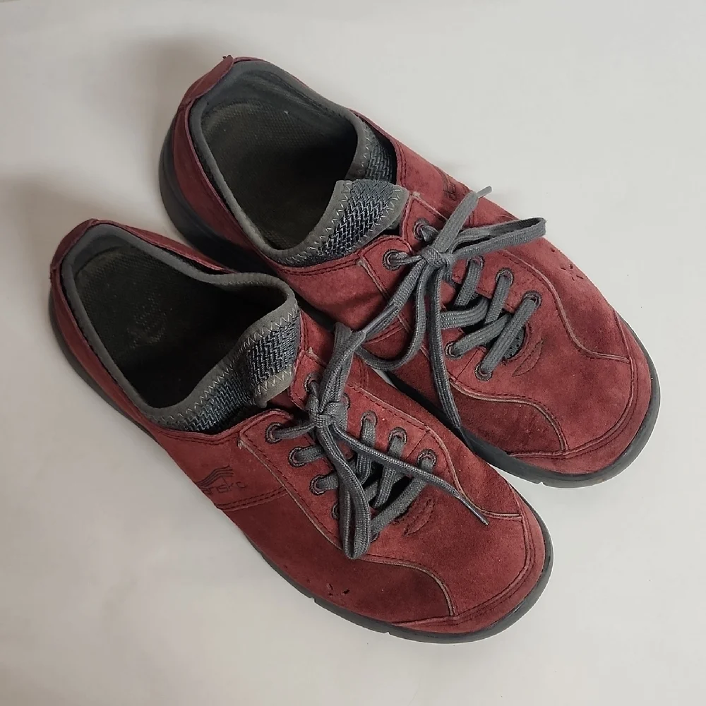 Dansko Elise Maroonish & Gray Slip On Lace Up Comfortable Sz 38 Suede Sneakers